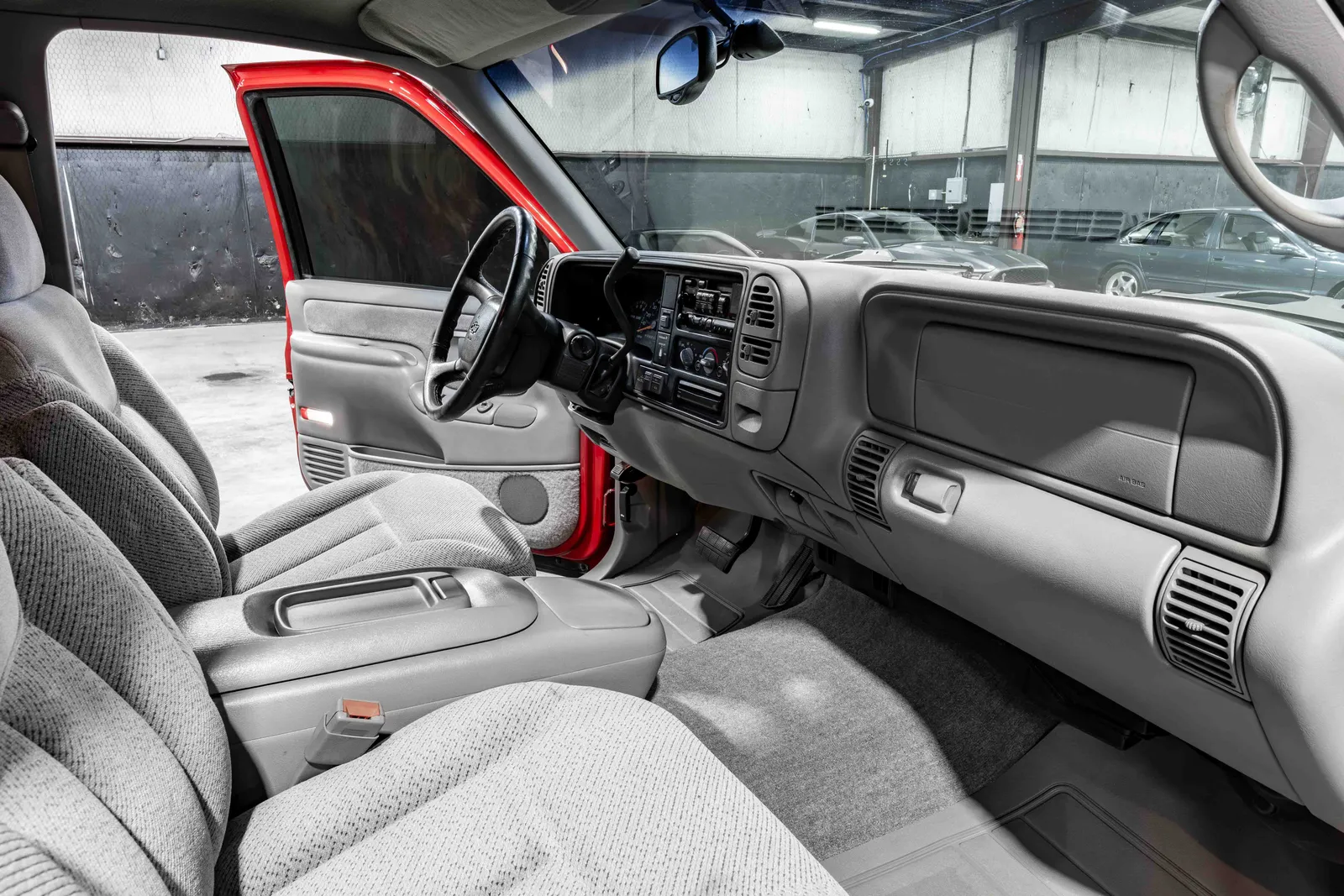 16_ 1998-Chevrolet-K1500-Red-102664-46.jpg